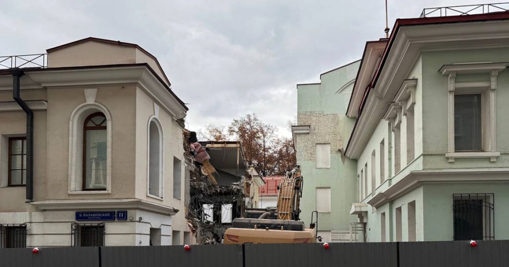 В Большом Палашевском начался снос шести особняков
