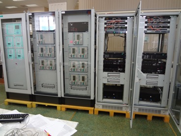 Рис. 3: Шкафы серверов