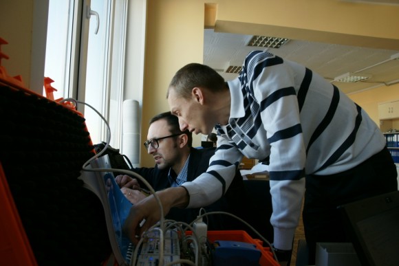 Испытания на соответствие ЭНИП-2 в НТЦ ФСК ЕЭС // Фото: © Цифровая подстанция