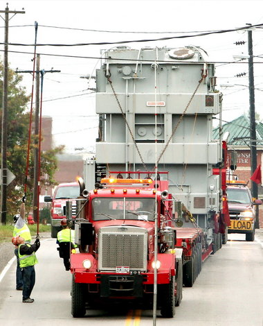 транспортер на дороге