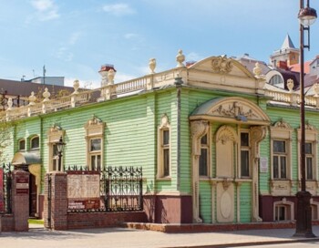 Помощник смотрителя в музее "Усадьба Колокольниковых"
