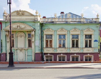 Помощник смотрителя в музее "Усадьба Колокольниковых"