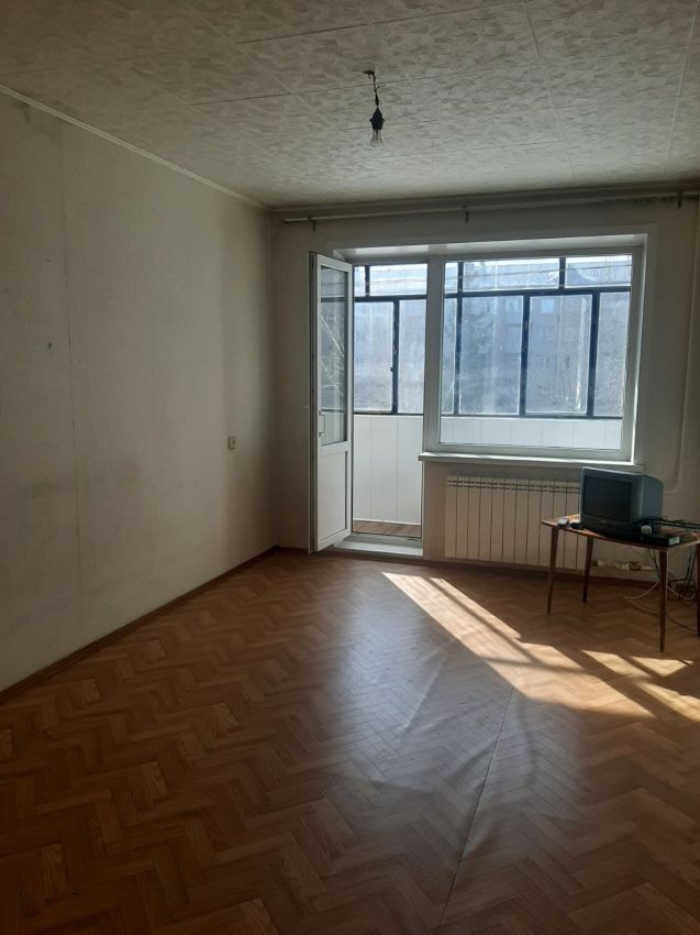 Продажа 2-комнатной квартиры, Курган, Карбышева улица,  44а