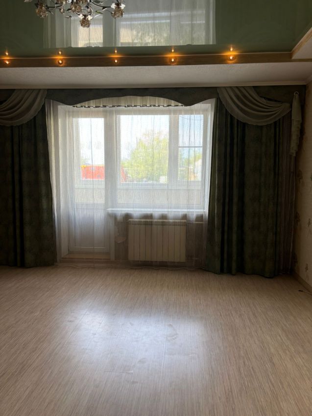 Продажа 3-комнатной квартиры, Курган, Галкинская улица,  37
