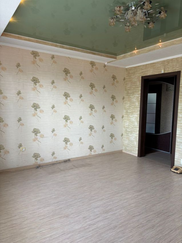 Продажа 3-комнатной квартиры, Курган, Галкинская улица,  37