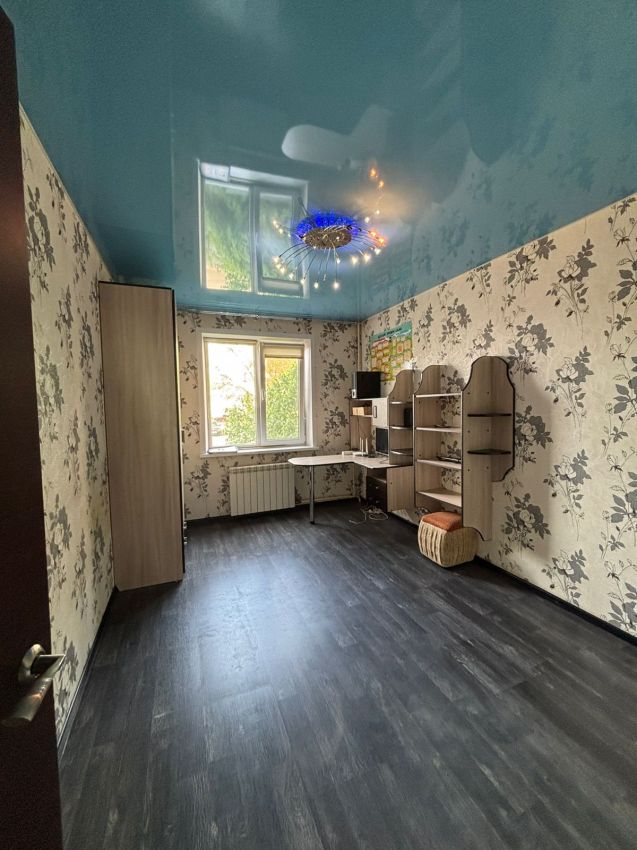 Продажа 3-комнатной квартиры, Курган, Галкинская улица,  37