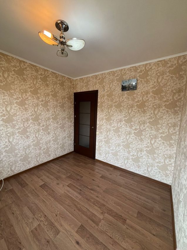 Продажа 3-комнатной квартиры, Курган, Галкинская улица,  37