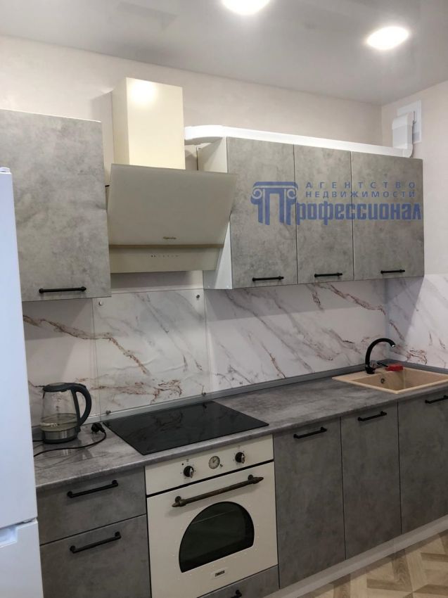 Продажа 2-комнатной квартиры, Курган, 7 микрорайон,  25