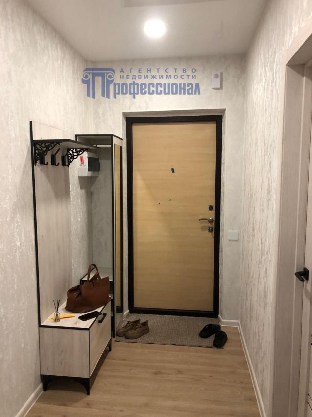 Продажа 2-комнатной квартиры, Курган, 7 микрорайон,  25