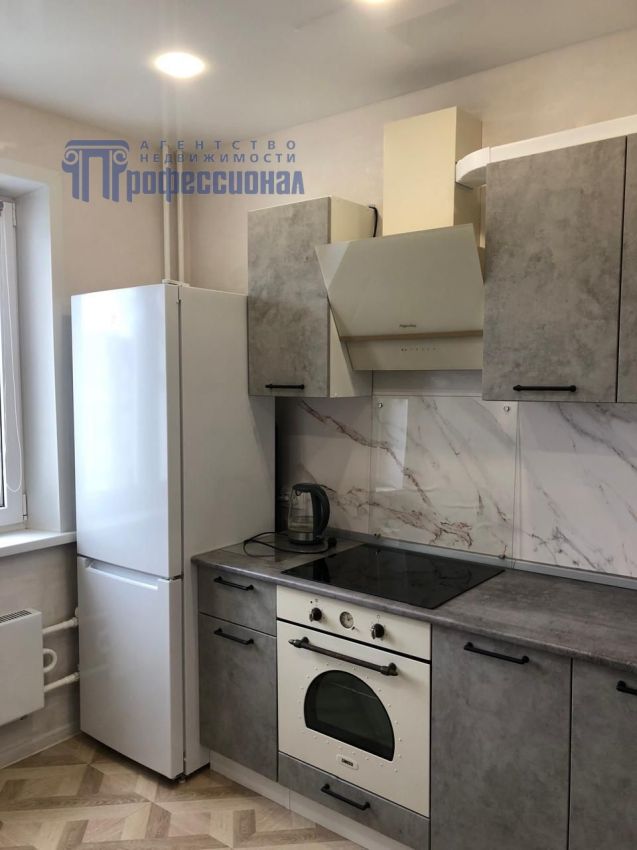 Продажа 2-комнатной квартиры, Курган, 7 микрорайон,  25