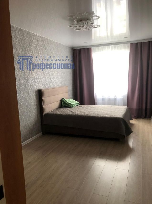 Продажа 2-комнатной квартиры, Курган, 7 микрорайон,  25