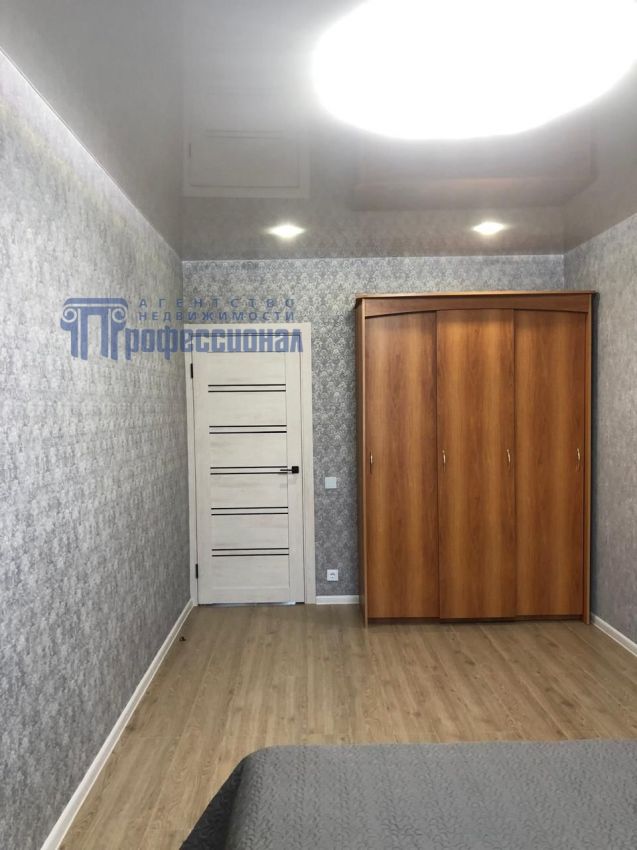 Продажа 2-комнатной квартиры, Курган, 7 микрорайон,  25
