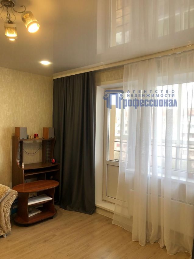 Продажа 2-комнатной квартиры, Курган, 7 микрорайон,  25