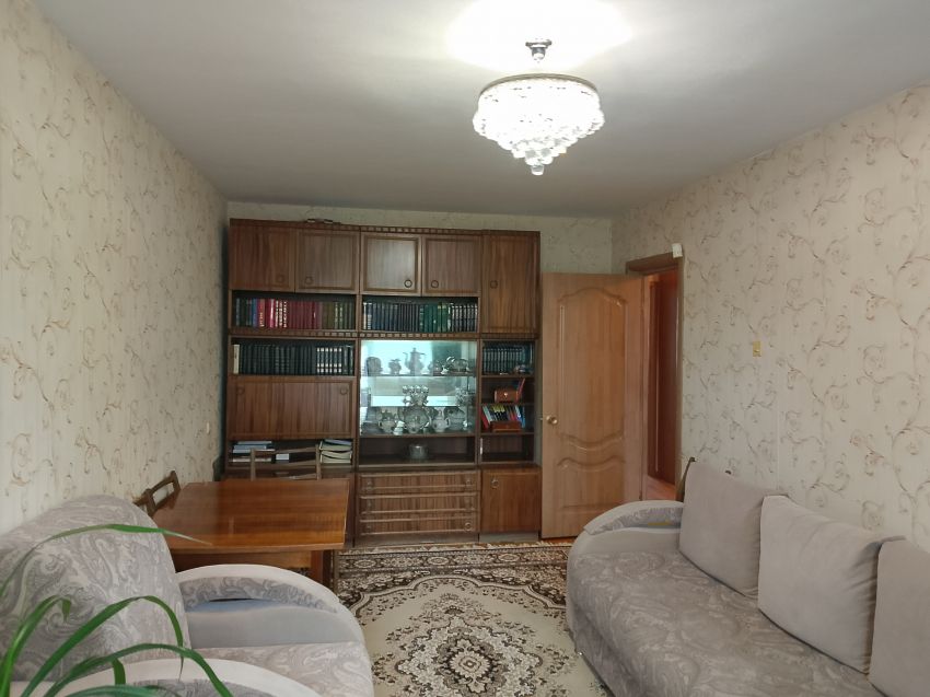 Продажа 3-комнатной квартиры, Курган, Радионова улица,  18а