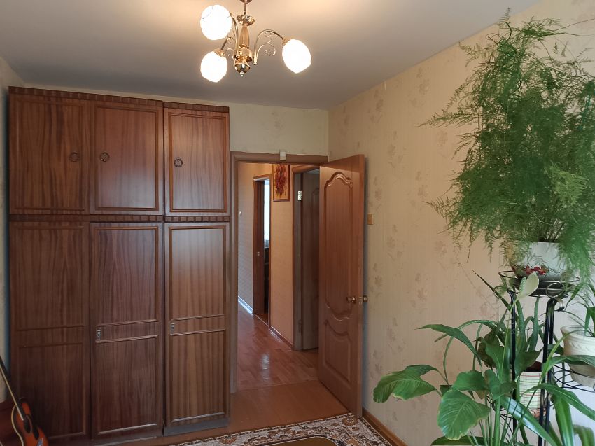 Продажа 3-комнатной квартиры, Курган, Радионова улица,  18а