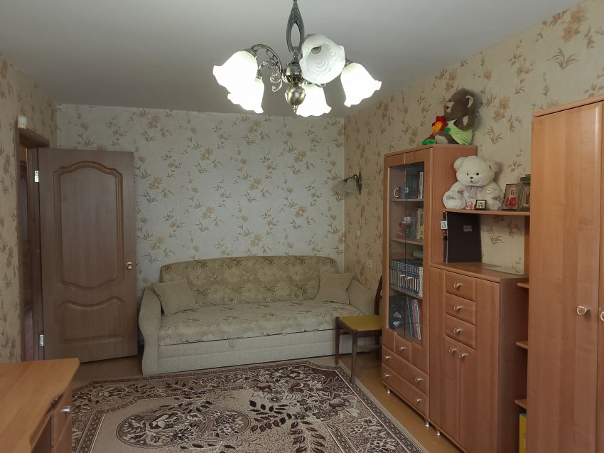 Продажа 3-комнатной квартиры, Курган, Радионова улица,  18а