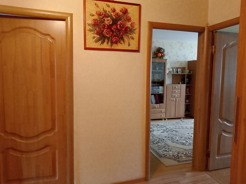 Продажа 3-комнатной квартиры, Курган, Радионова улица,  18а