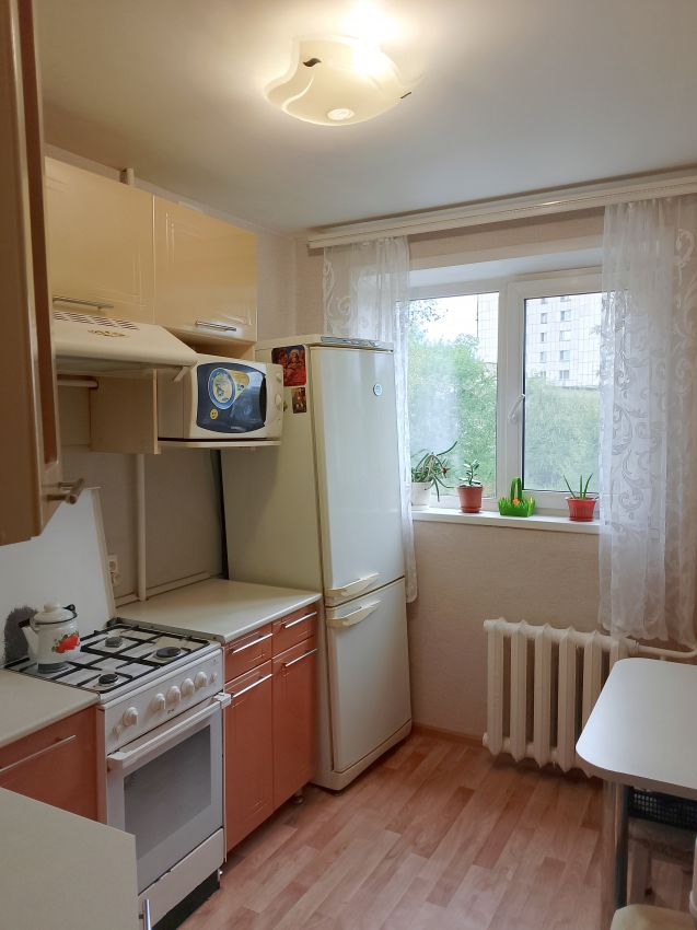 Продажа 3-комнатной квартиры, Курган, Радионова улица,  18а