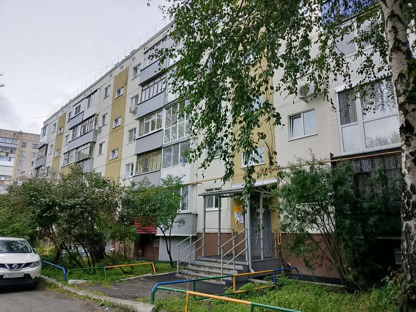 Продажа 3-комнатной квартиры, Курган, Радионова улица,  18а
