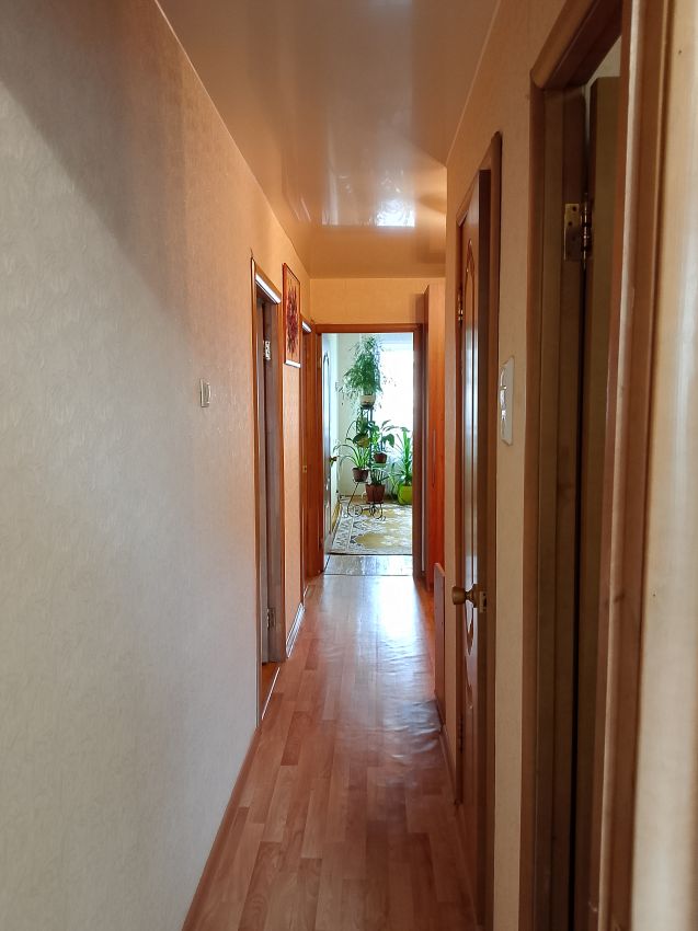 Продажа 3-комнатной квартиры, Курган, Радионова улица,  18а