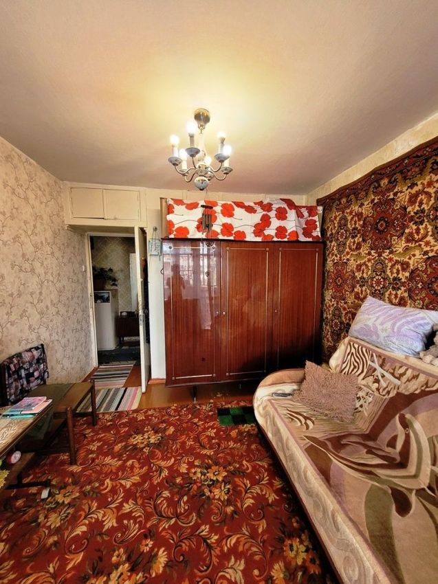 Продажа 3-комнатной квартиры, Курган, Сибирская улица,  19