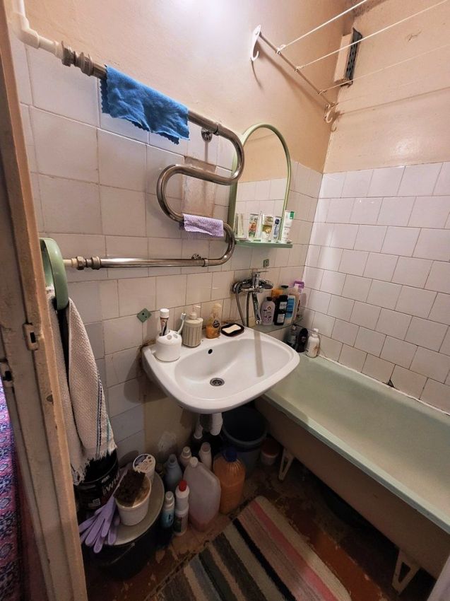 Продажа 3-комнатной квартиры, Курган, Сибирская улица,  19