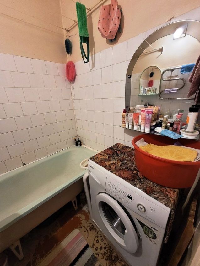 Продажа 3-комнатной квартиры, Курган, Сибирская улица,  19