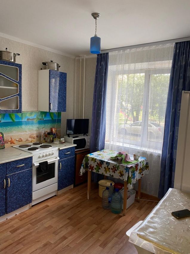 Продажа 1-комнатной квартиры, Курган, 6 микрорайон,  21к1