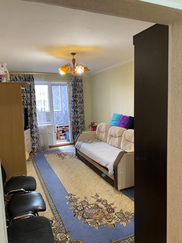 Продажа 1-комнатной квартиры, Курган, 6 микрорайон,  21к1