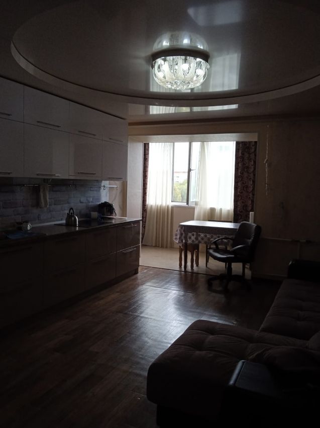 Продажа 4-комнатной квартиры, Курган, 2 микрорайон,  9