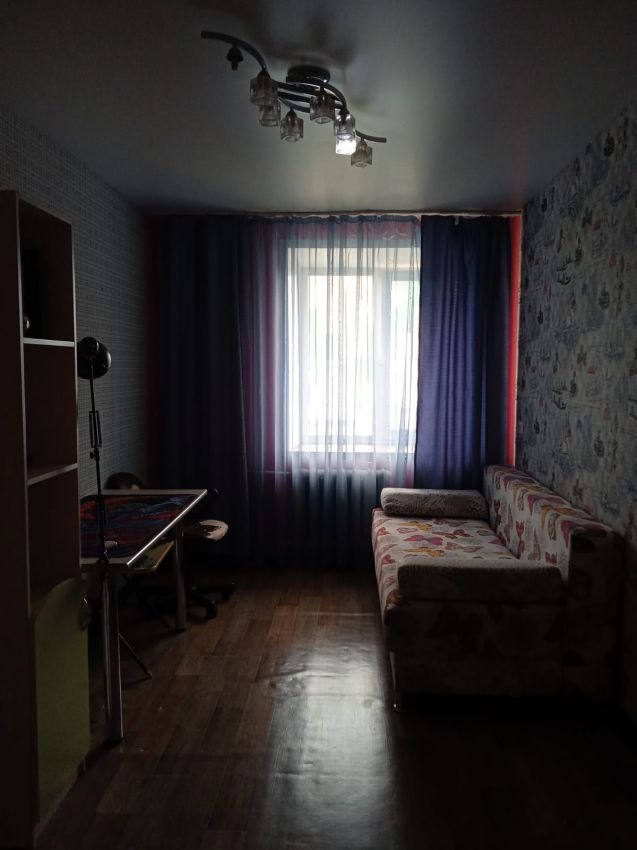 Продажа 4-комнатной квартиры, Курган, 2 микрорайон,  9