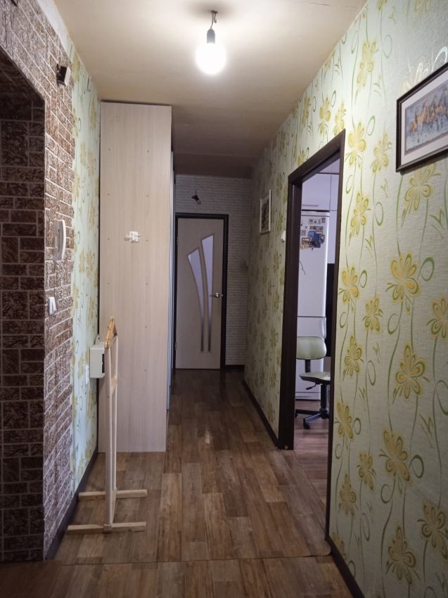 Продажа 4-комнатной квартиры, Курган, 2 микрорайон,  9