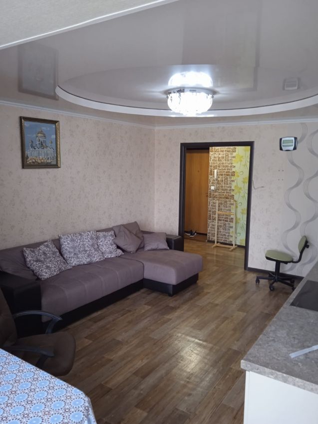 Продажа 4-комнатной квартиры, Курган, 2 микрорайон,  9
