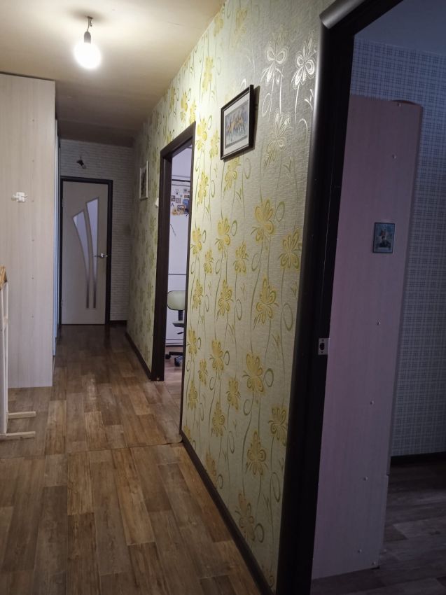 Продажа 4-комнатной квартиры, Курган, 2 микрорайон,  9