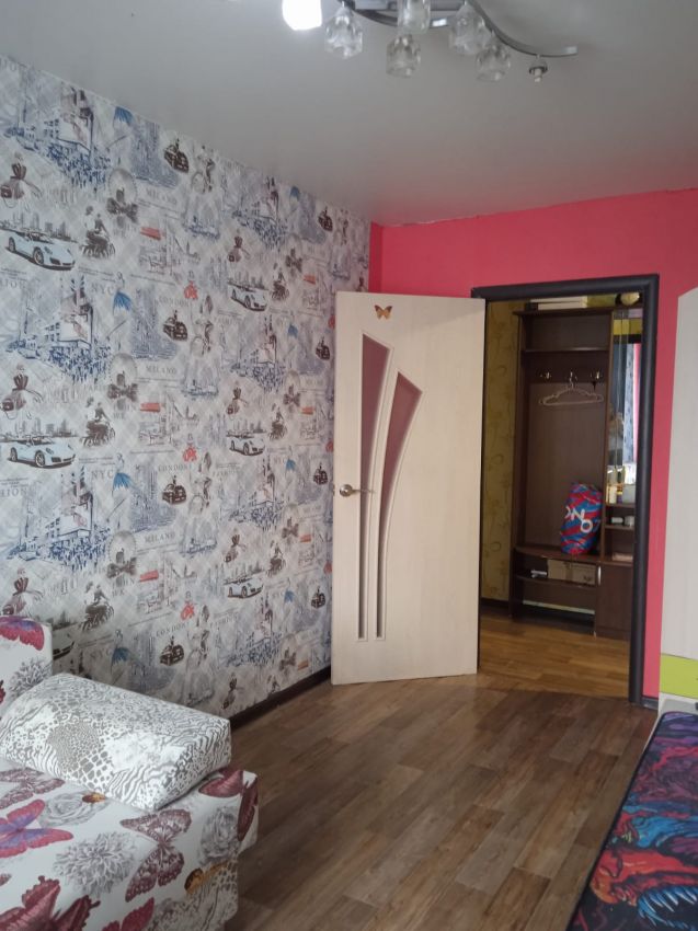 Продажа 4-комнатной квартиры, Курган, 2 микрорайон,  9