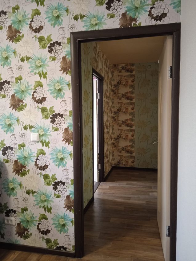 Продажа 4-комнатной квартиры, Курган, 2 микрорайон,  9