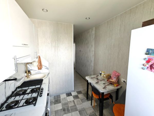 Продажа 3-комнатной квартиры, Курган, Черняховского улица,  8а