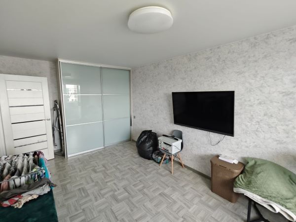 Продажа 3-комнатной квартиры, Курган, Черняховского улица,  8а