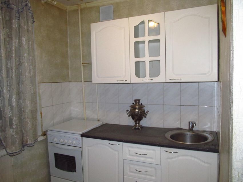 Продажа 3-комнатной квартиры, Курган, Блюхера улица,  6