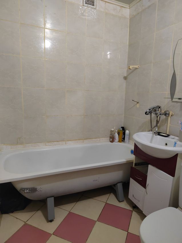 Продажа 1-комнатной квартиры, Курган, 6 микрорайон,  30