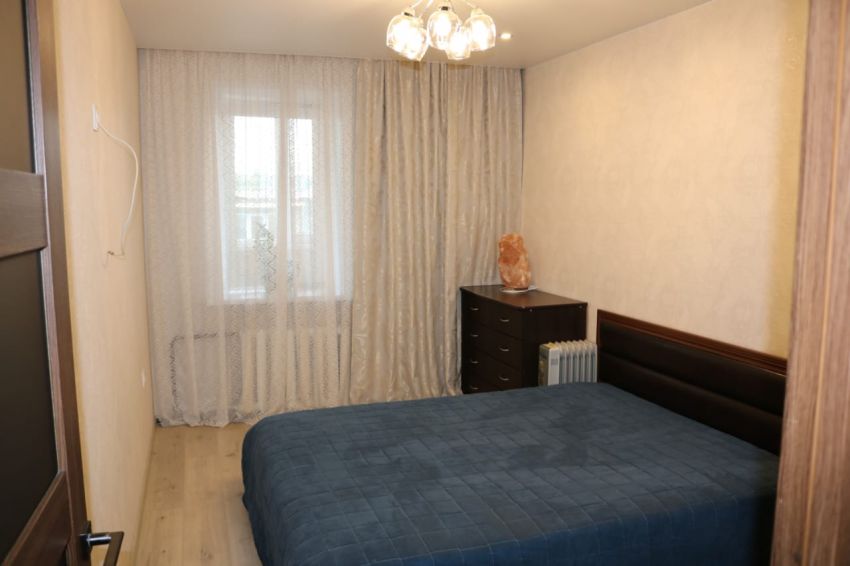 Продажа 2-комнатной квартиры, Курган, Урицкого улица,  74