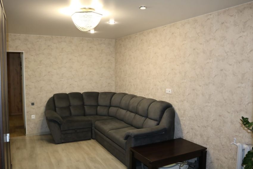 Продажа 2-комнатной квартиры, Курган, Урицкого улица,  74