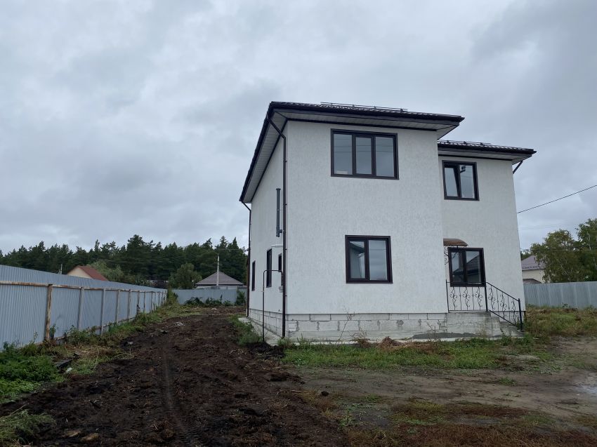 Продажа дома, 200м <sup>2</sup>, 12 сот., Лесниково, Уютная улица