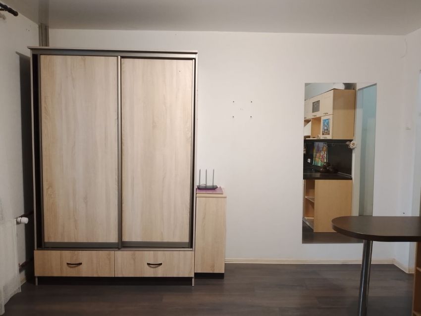 Продажа 1-комнатной квартиры, Курган, 7 микрорайон,  23