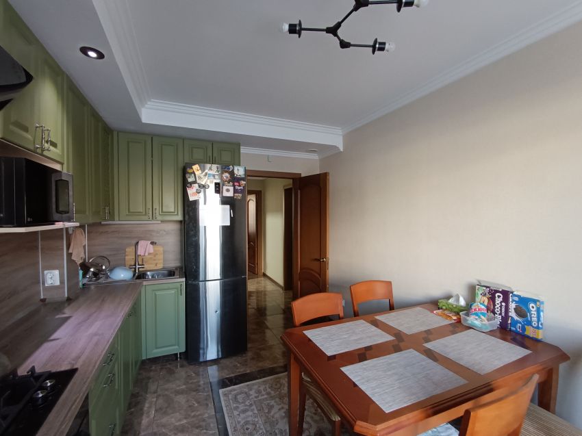 Продажа 5-комнатной квартиры, Курган, Карельцева улица,  117