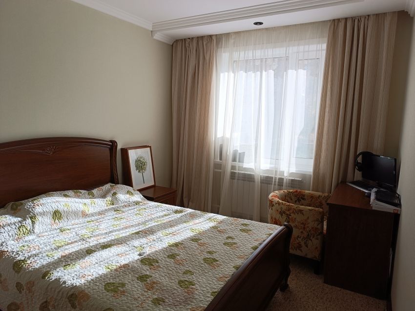 Продажа 5-комнатной квартиры, Курган, Карельцева улица,  117