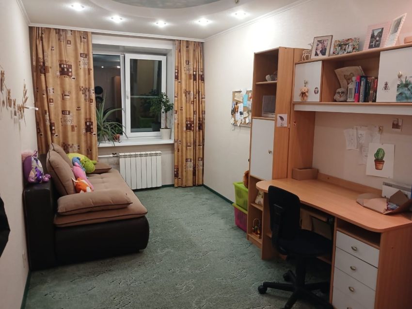 Продажа 3-комнатной квартиры, Курган, Володарского улица,  29