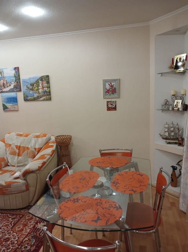 Продажа 3-комнатной квартиры, Курган, Володарского улица,  29