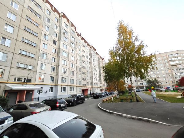 Продажа 1-комнатной квартиры, Курган, 5 микрорайон,  1