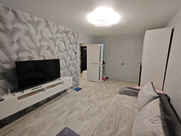 Продажа 1-комнатной квартиры, Курган, 5 микрорайон,  1